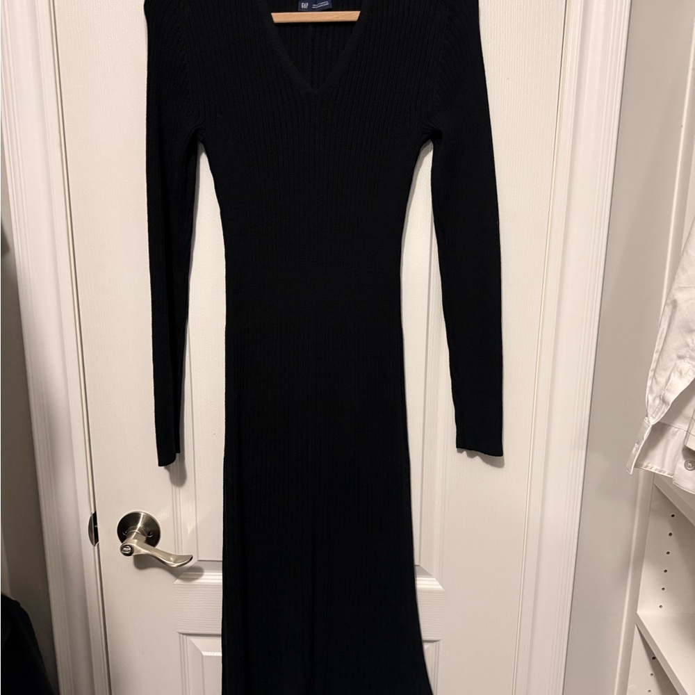 GAP Rib Sweater V-Neck Maxi Dress